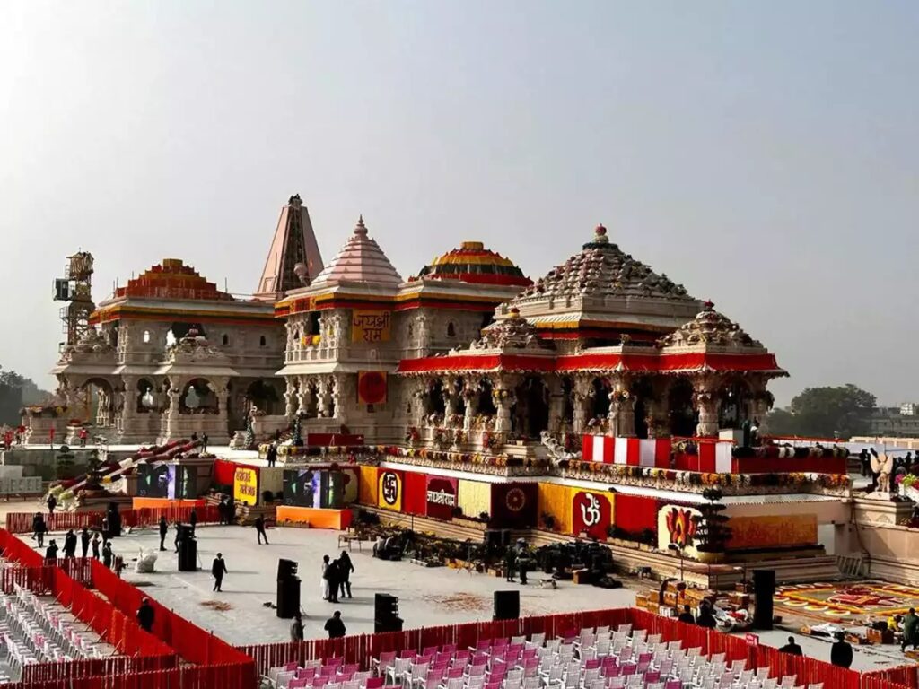 ayodhya-ram-temple-decorated-with-flowers